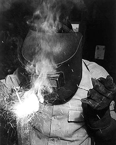 Манзанарский заварчик работа Анселя Адамс Втората Световна война 1943 печат на снимки от галогенида сребро 11x14